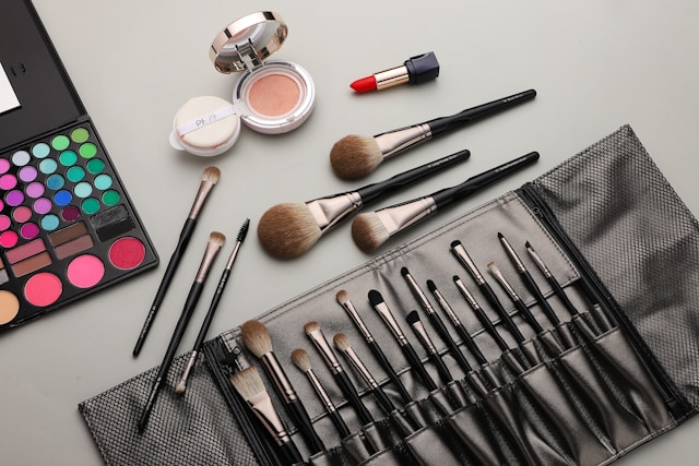 Makeup Brushes & Tools